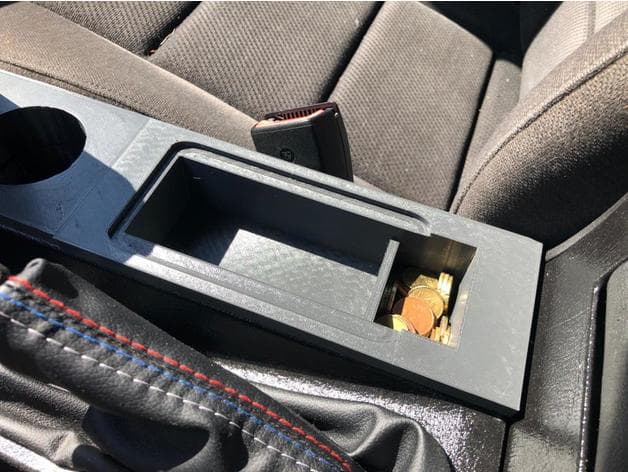 Centre-Console Storage Tray — image 1 of 1