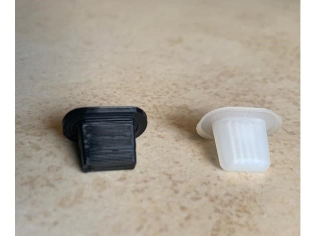 Grille and License-Plate Grommet — image 1 of 4