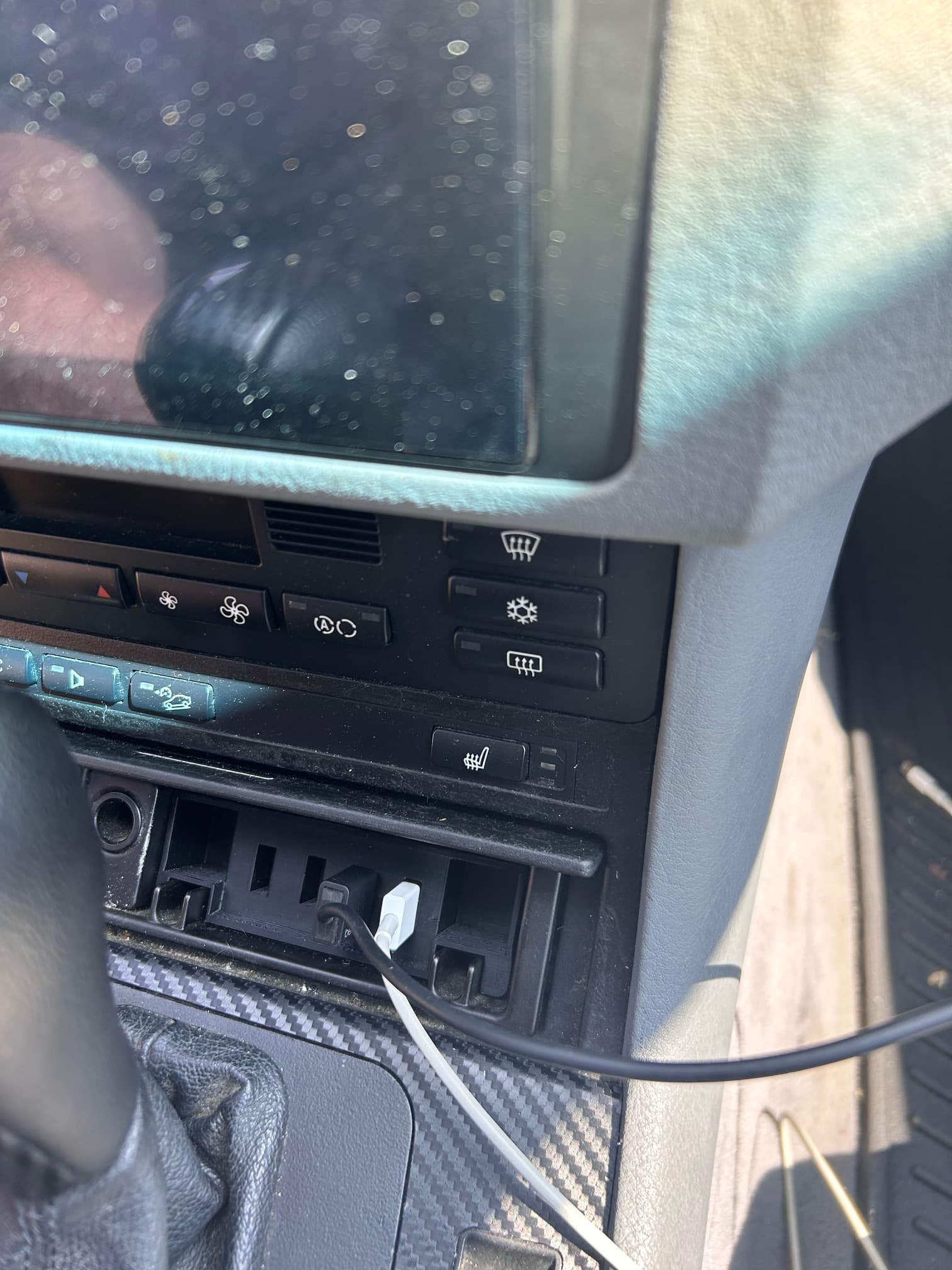 LHD Ashtray USB Holder — image 1 of 1