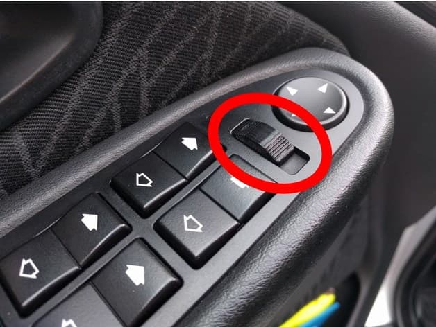 Power-Mirror Selection Switch
