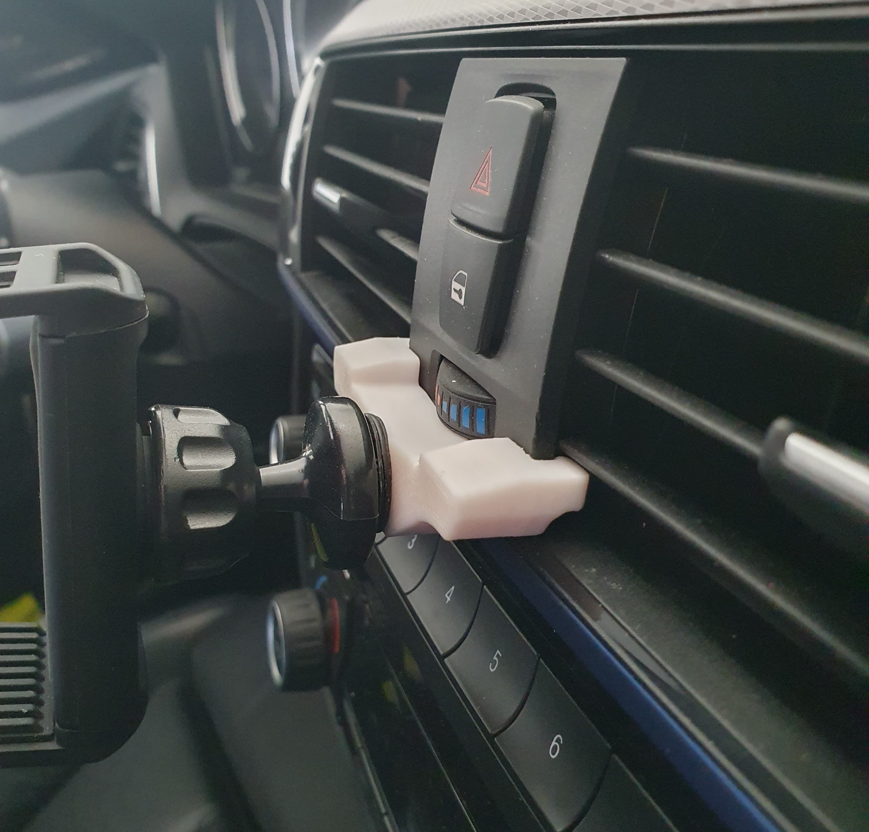 Center-Vent Phone-Mount Adapter
