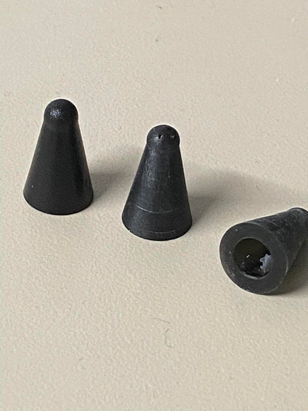 Convertible Top-Lock Centering Pivot