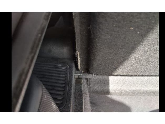 Compact Parcel-Shelf Support Pin
