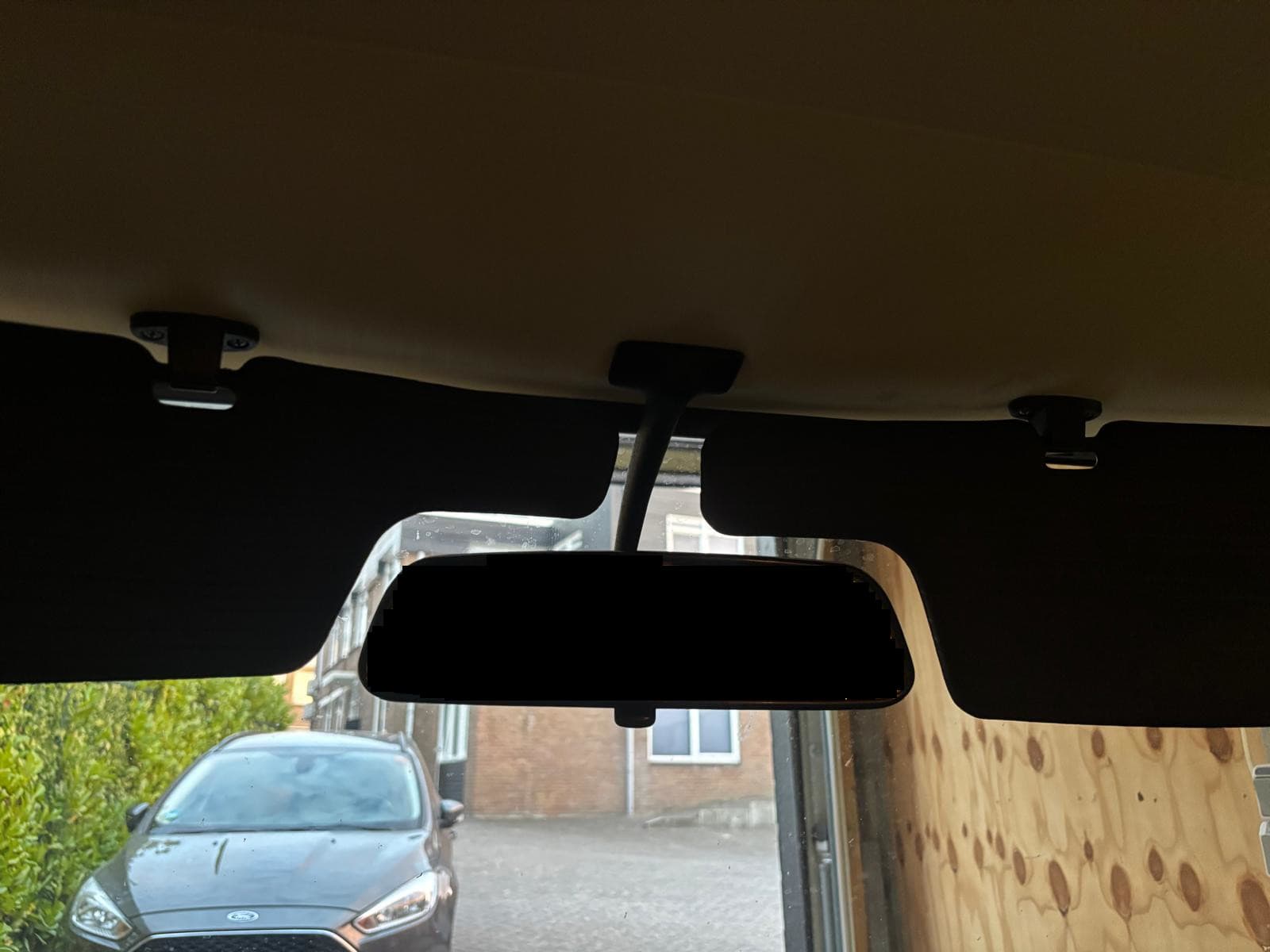 520 Sun-Visor Retaining Clip