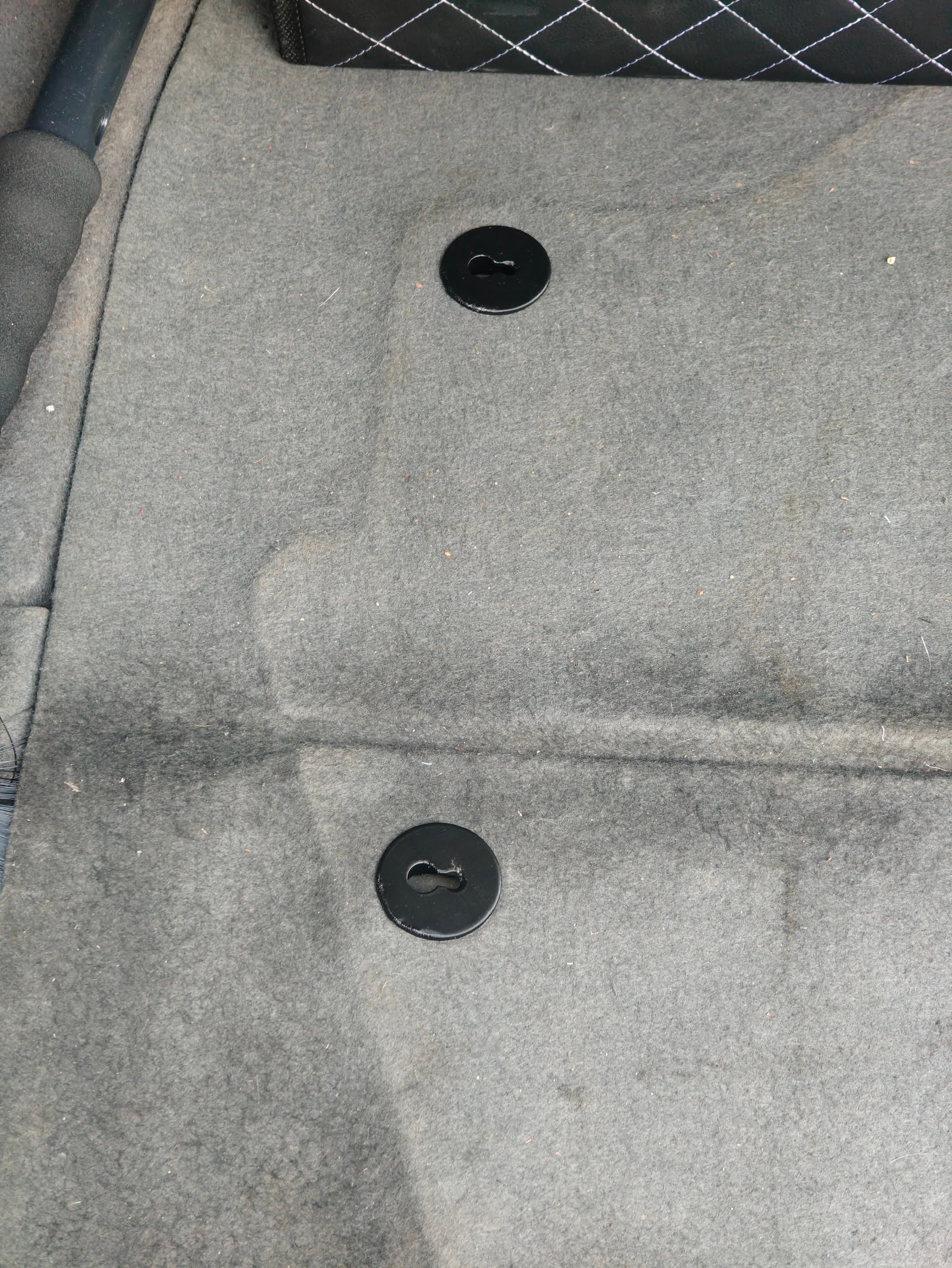 Trunk-Floor Twist Lock