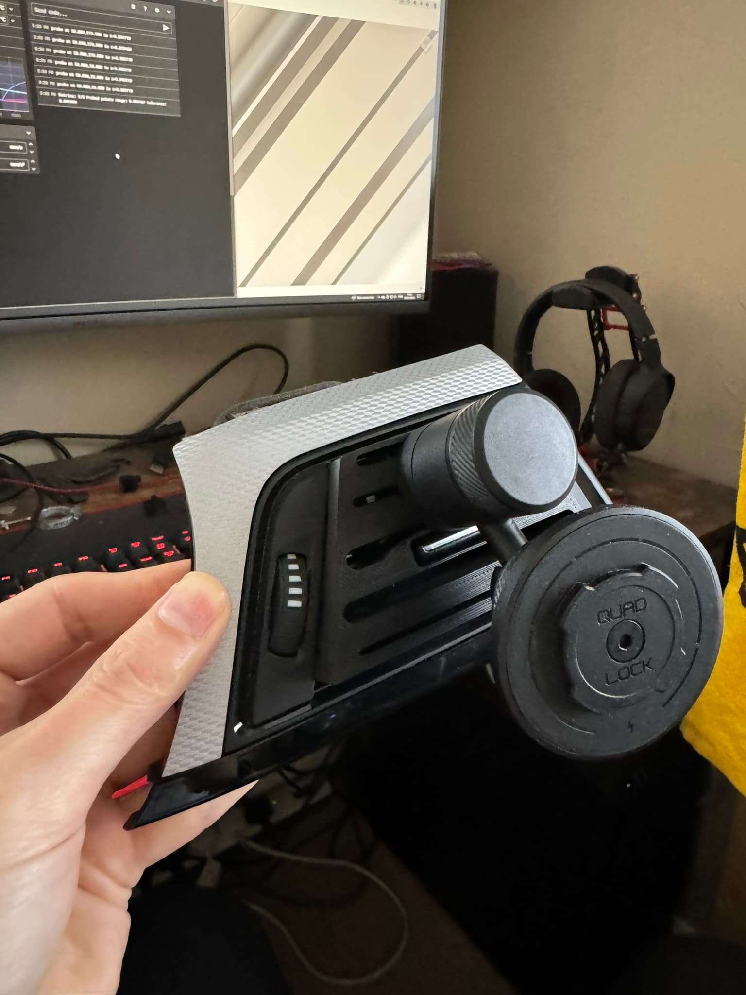 RHD Quad Lock Vent Mount