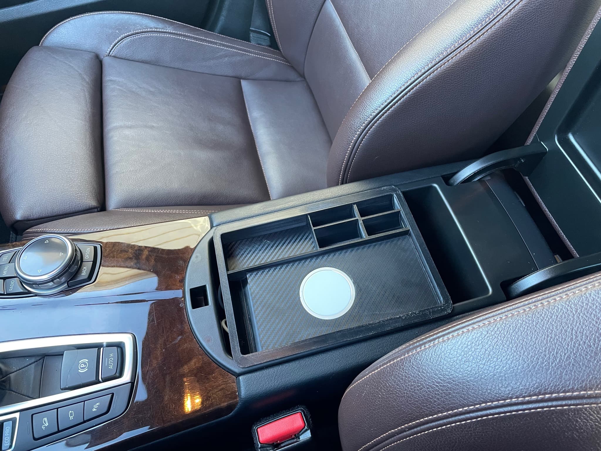 MagSafe Center-Console Charging Tray