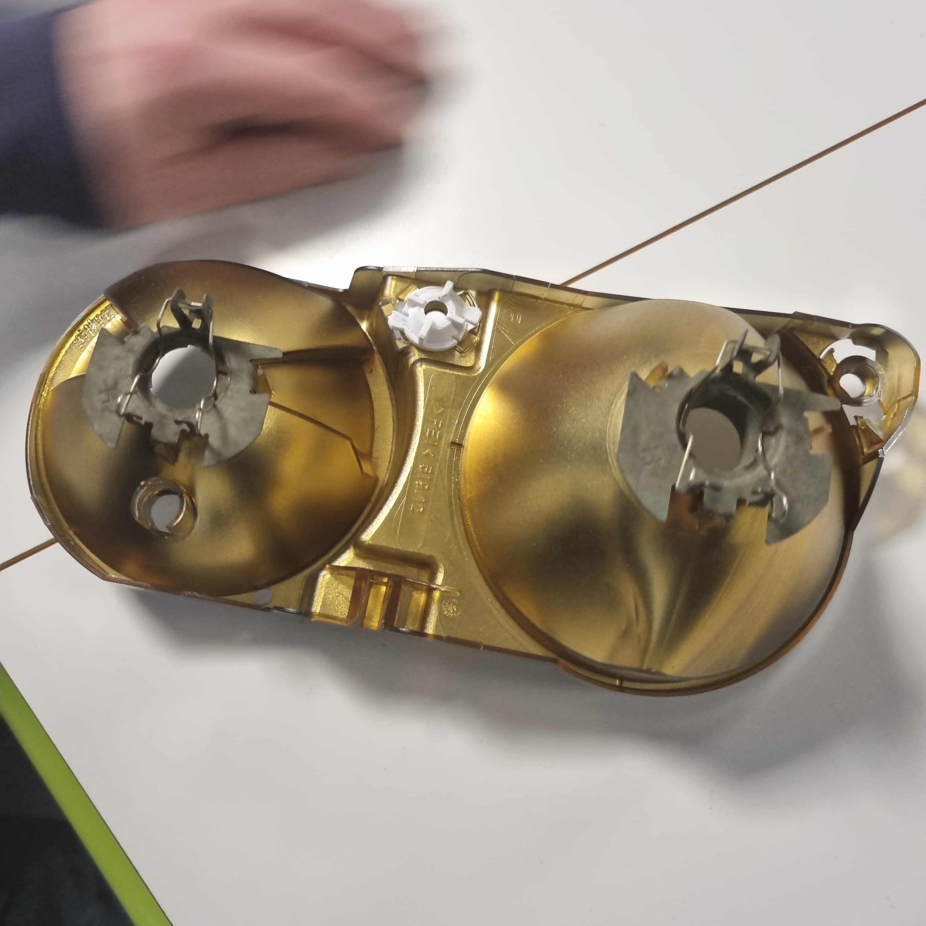 Rear-Reflector Retaining Clip