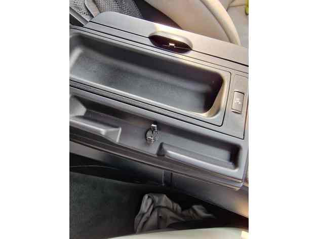 Centre-Console Pen Clip