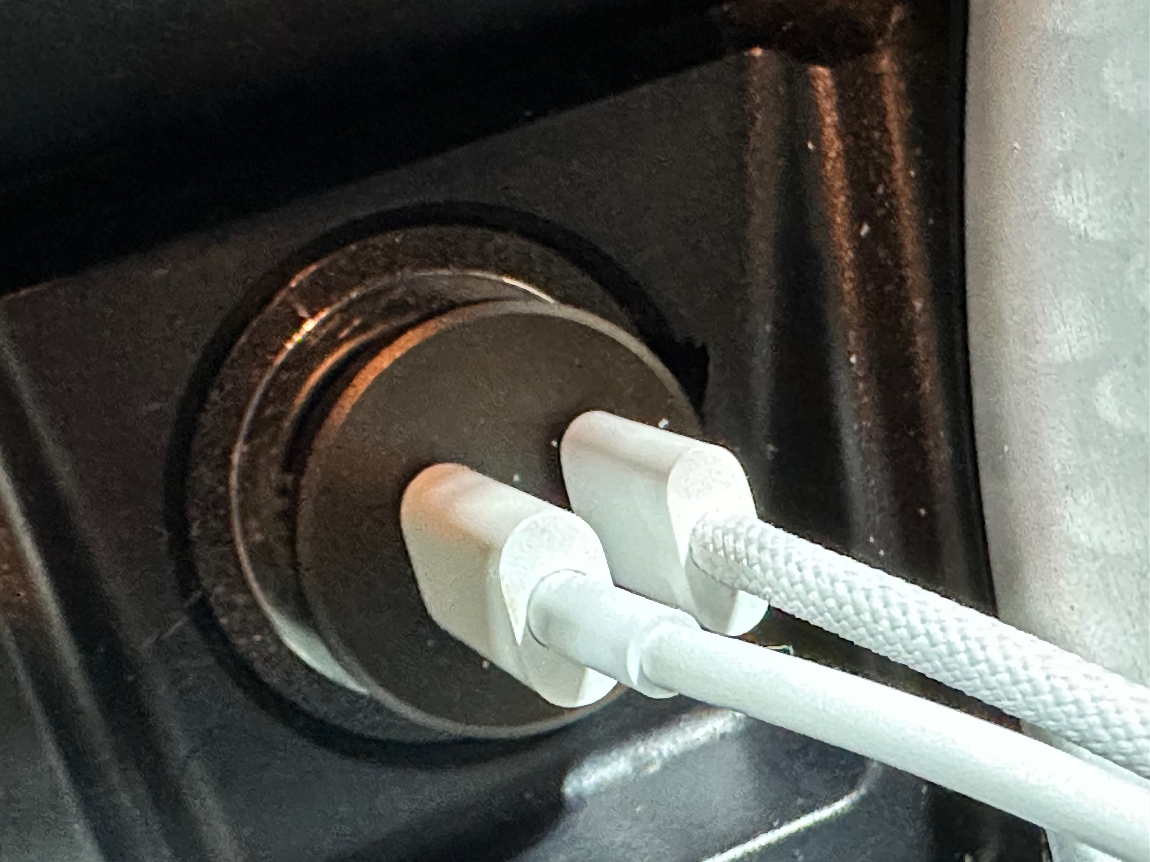 Cigarette-Lighter Socket Retaining Ring