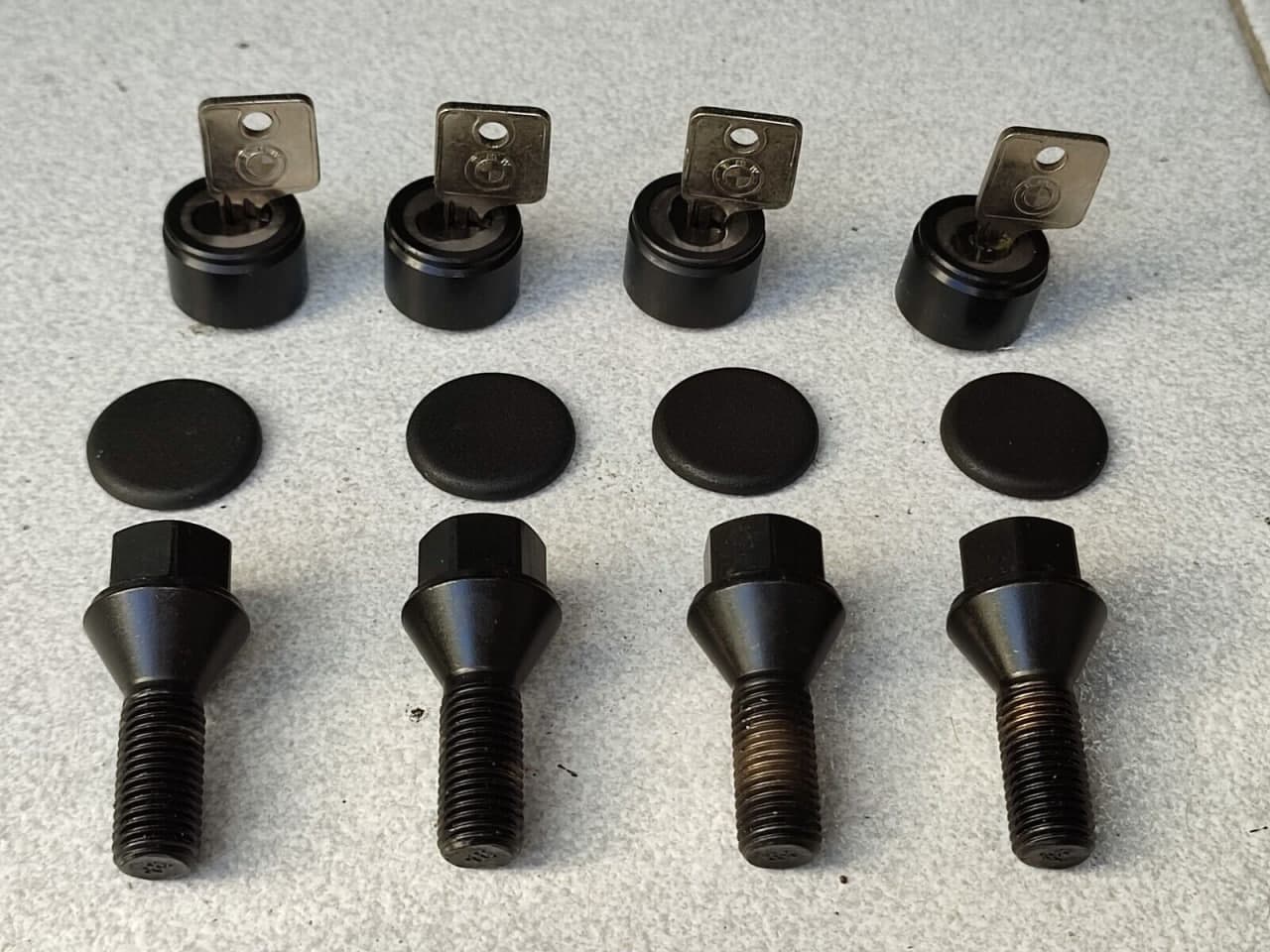 Wheel-Lock Bolt Cover — image 1 of 8